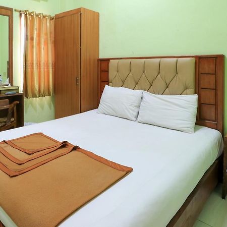 Hotel Prisma Sidoarjo Exterior foto