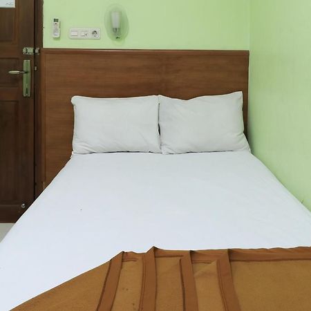 Hotel Prisma Sidoarjo Exterior foto