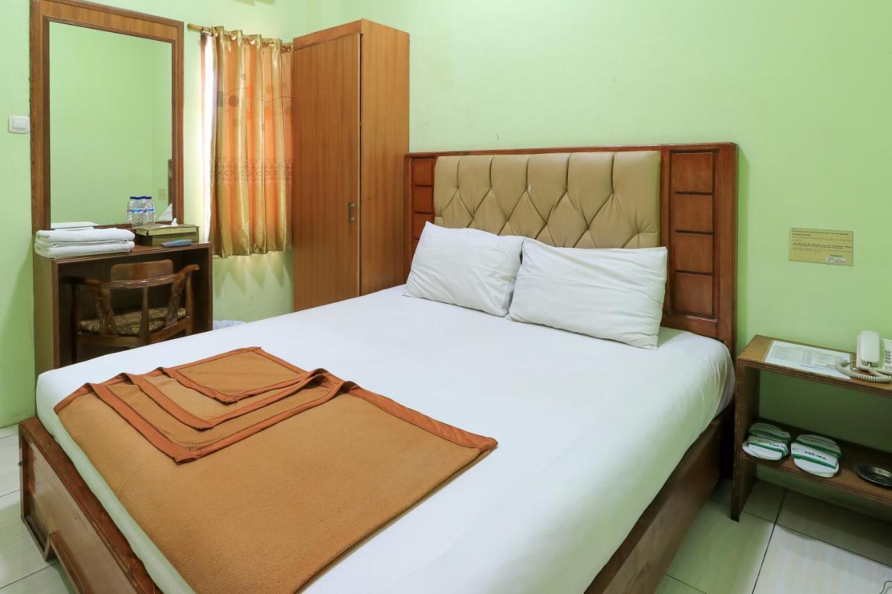 Hotel Prisma Sidoarjo Exterior foto