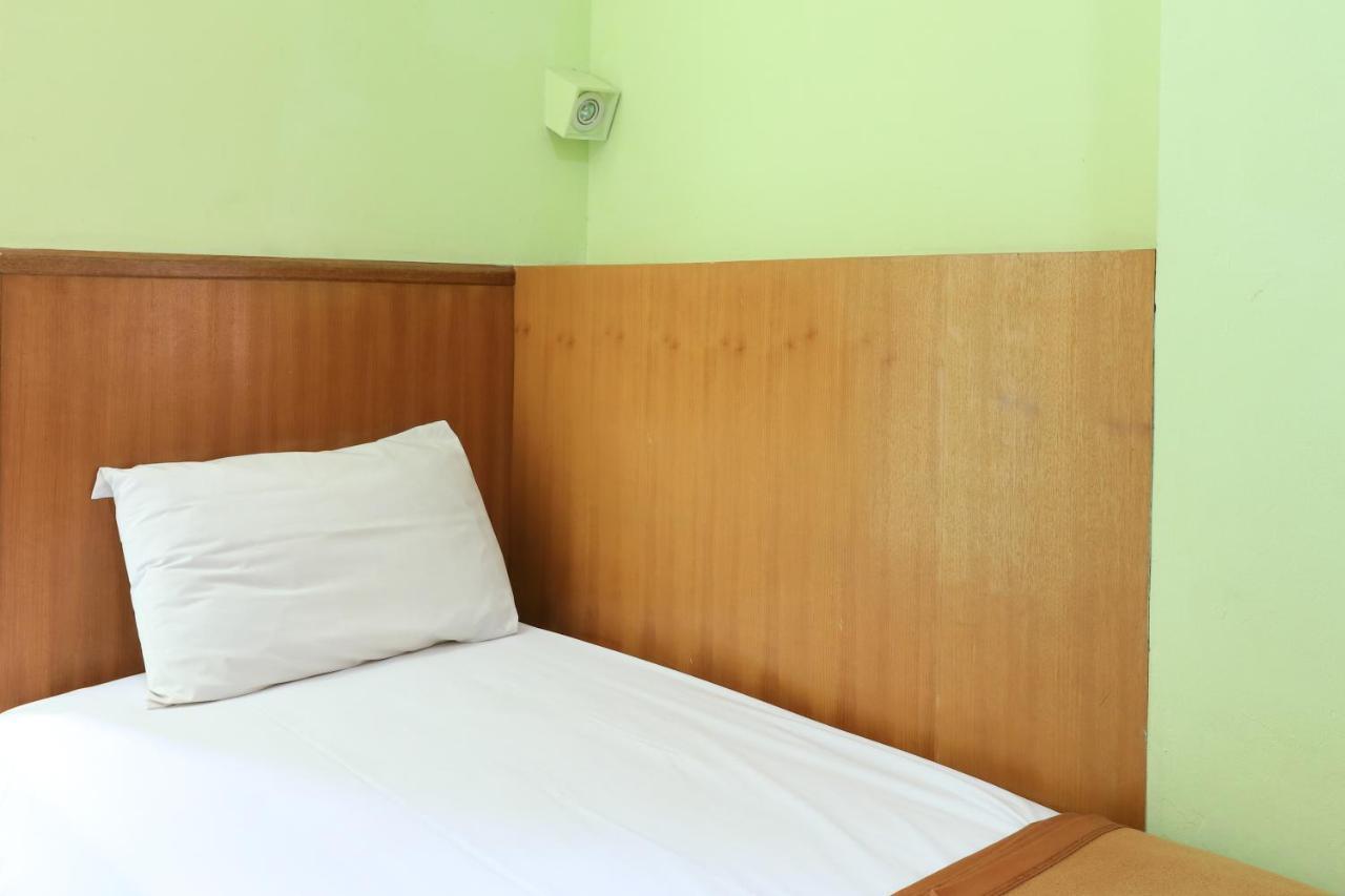 Hotel Prisma Sidoarjo Exterior foto