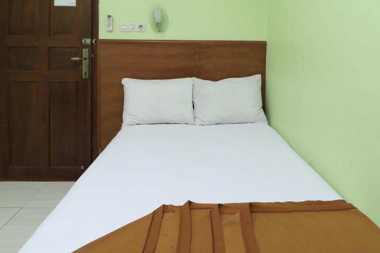 Hotel Prisma Sidoarjo Exterior foto