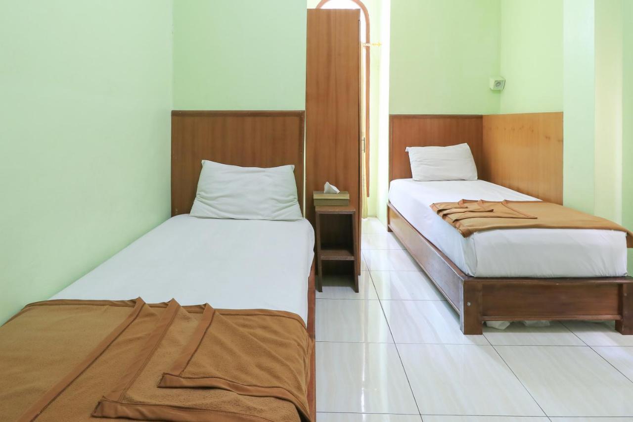 Hotel Prisma Sidoarjo Exterior foto