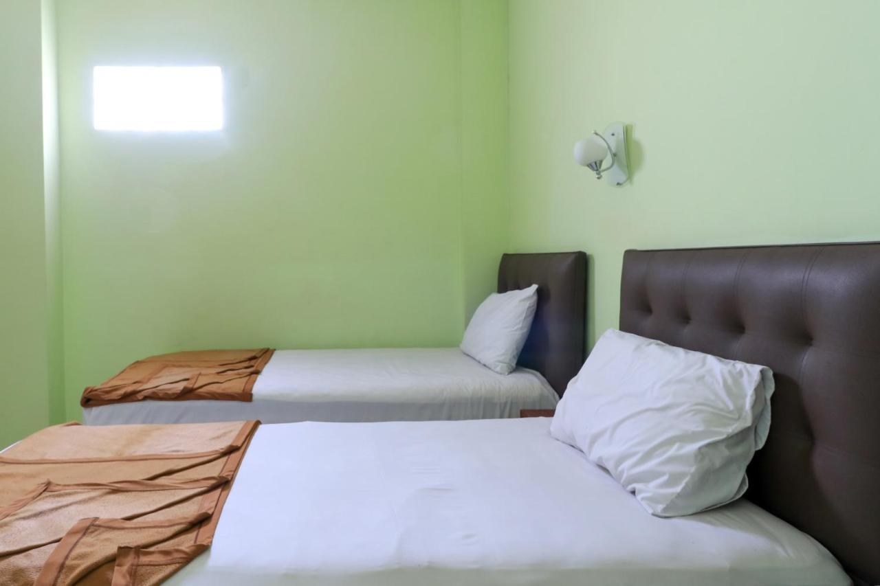 Hotel Prisma Sidoarjo Exterior foto