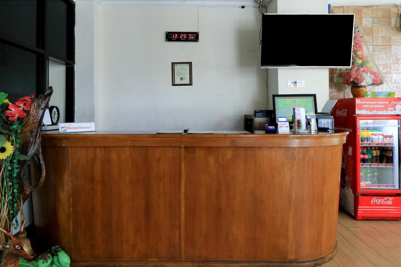 Hotel Prisma Sidoarjo Exterior foto