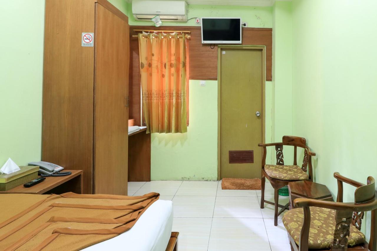 Hotel Prisma Sidoarjo Exterior foto