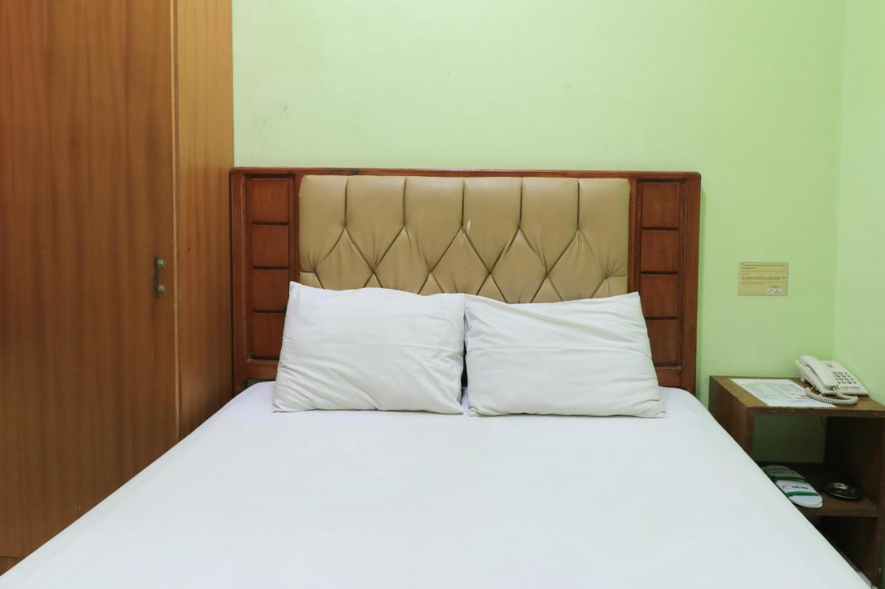 Hotel Prisma Sidoarjo Exterior foto